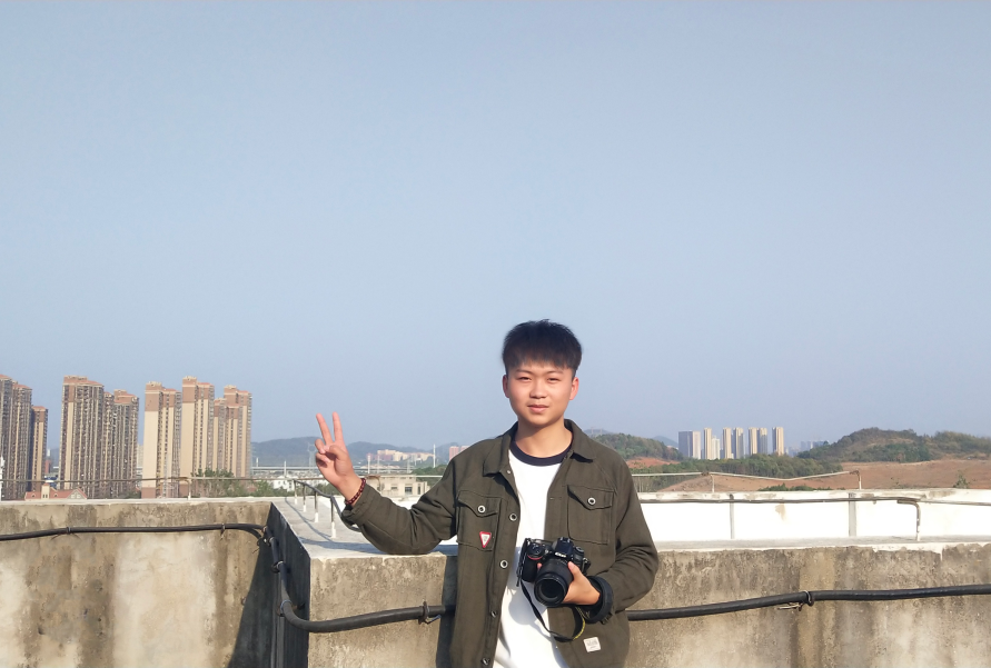 18级电子信息工程专业刘钧